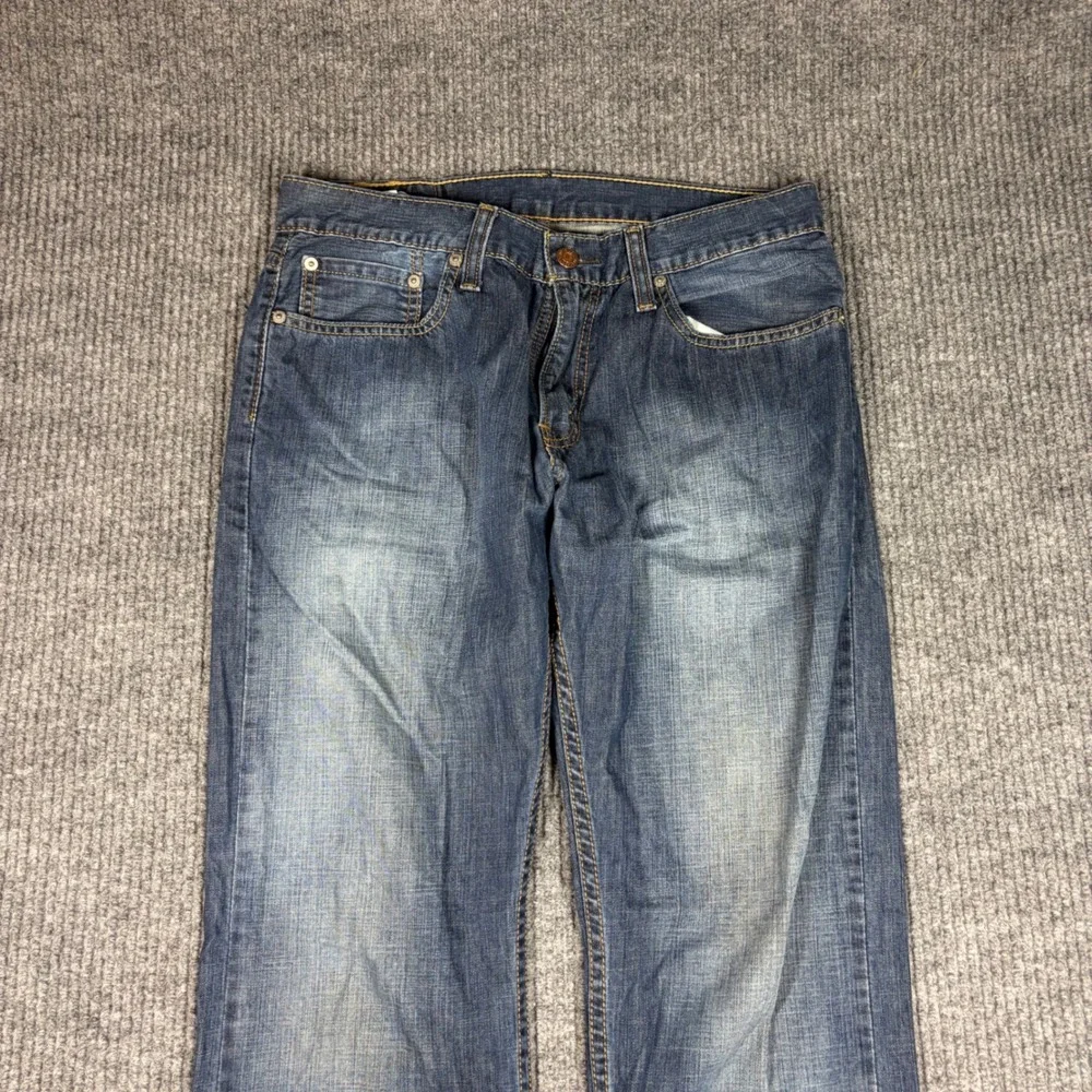 Levi's 514 Jeans Men's 32x32 Straight Leg Blue Denim Medium Wash Casual